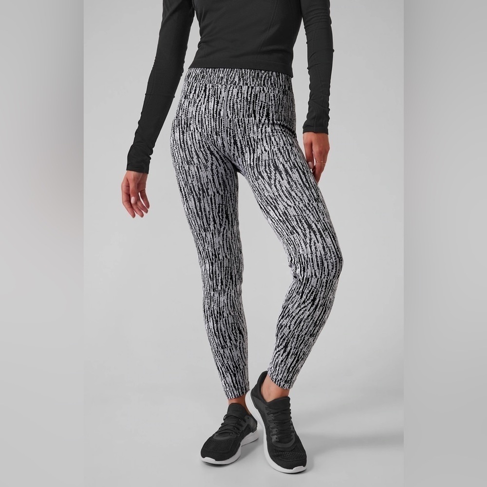 NEW Athleta Flurry Elemental Tight Black White S Running Outdoors‎ Winter